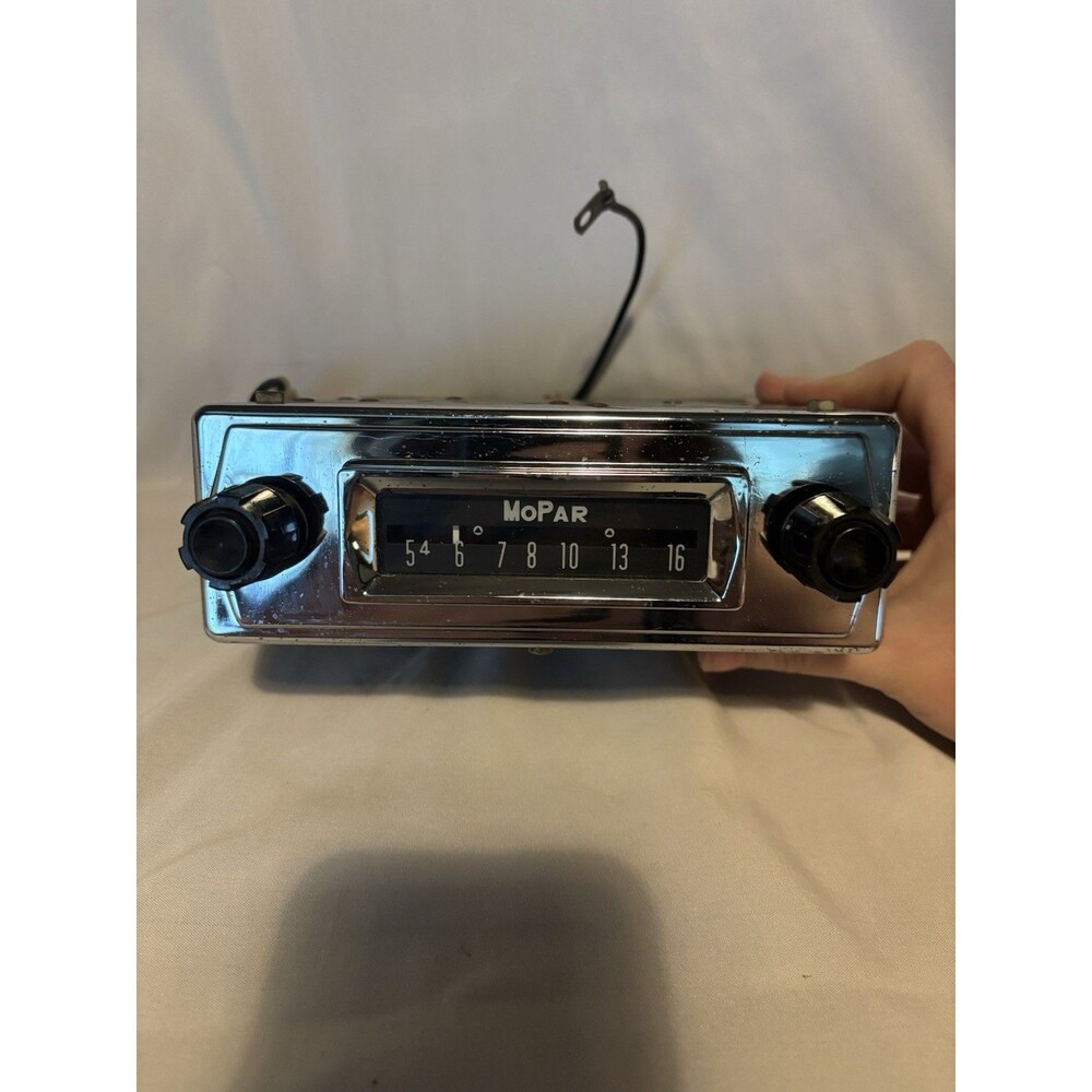 Mopar Motorola 1960 Simca Car Radio Model 704/ Same as model 701